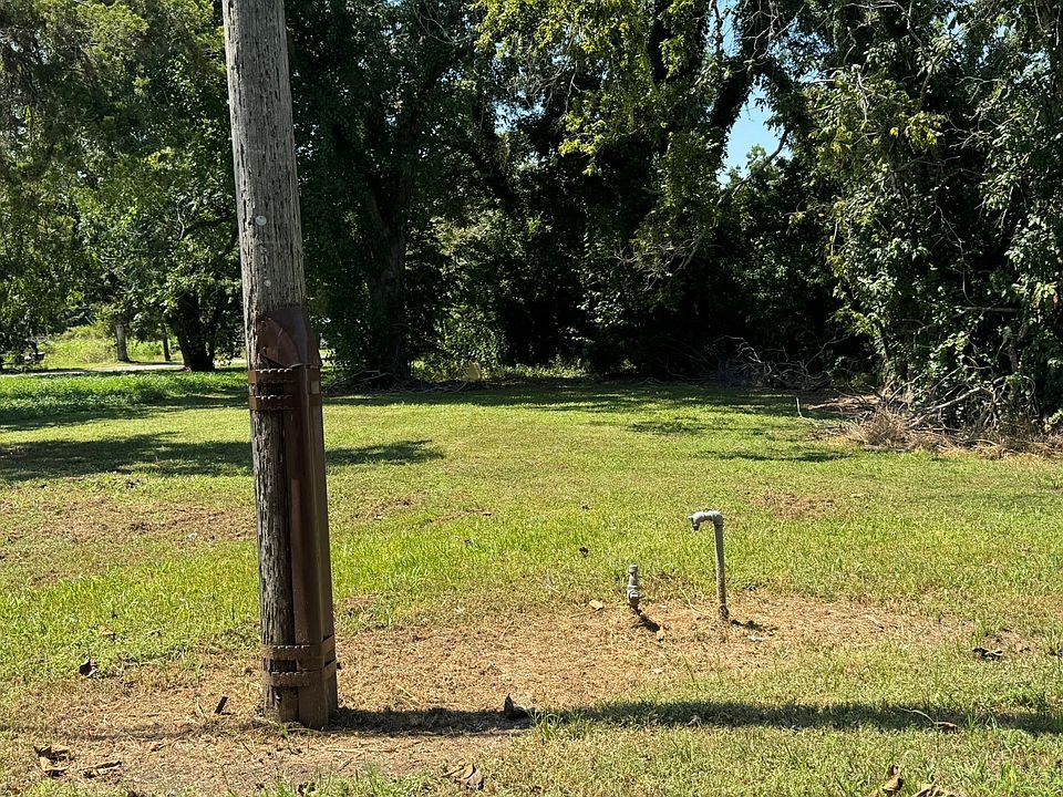 2nd image of 605 N Outlar St Lot 1