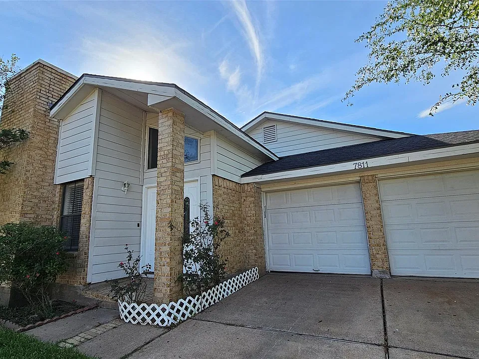 7811 Chinon Cir