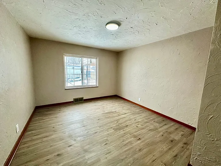 533 Freeport Rd — Photo 12