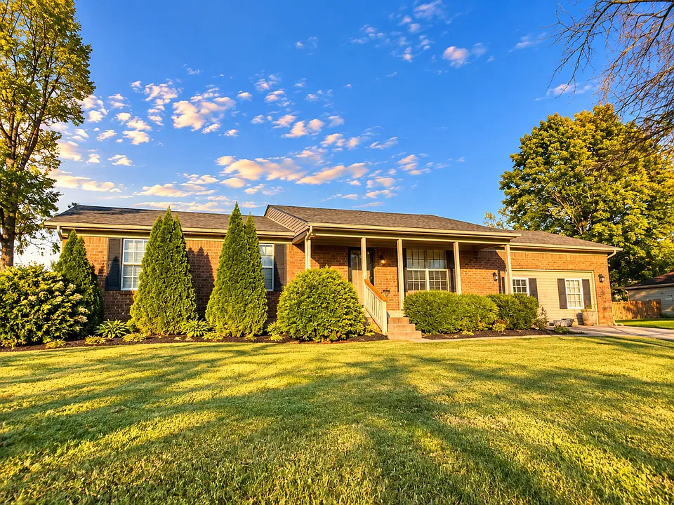 323 Lincoln Dr