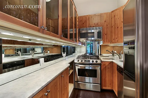 Rented by Corcoran | media 32