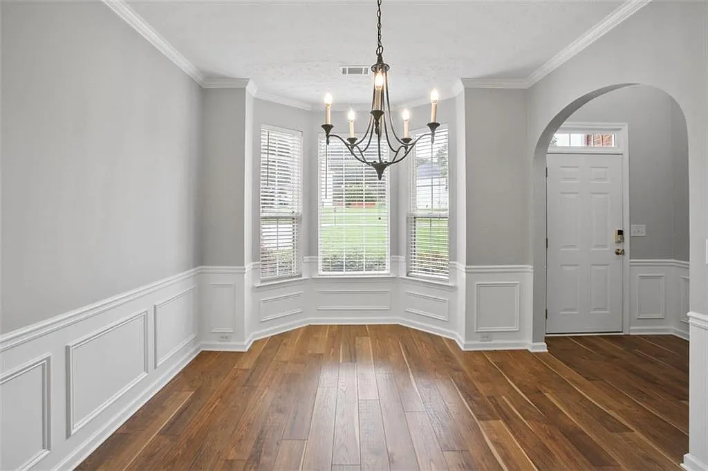 4 bed, 2.5 bath, 2553 sqft, $2,600 — Photo 4