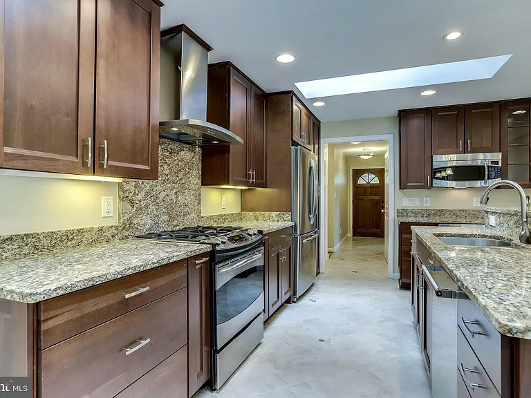 4894 Williamsburg Blvd — Photo 12