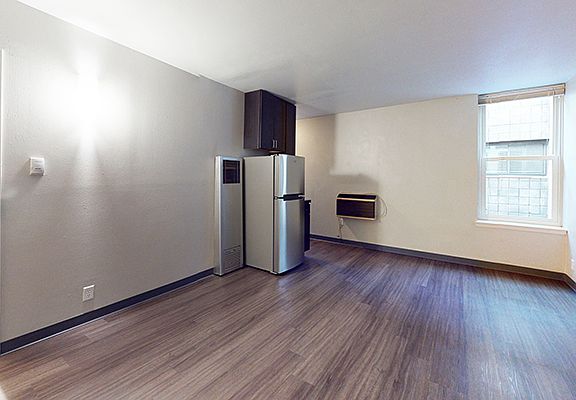 3rd image of 1040 E Knapp St APT 114