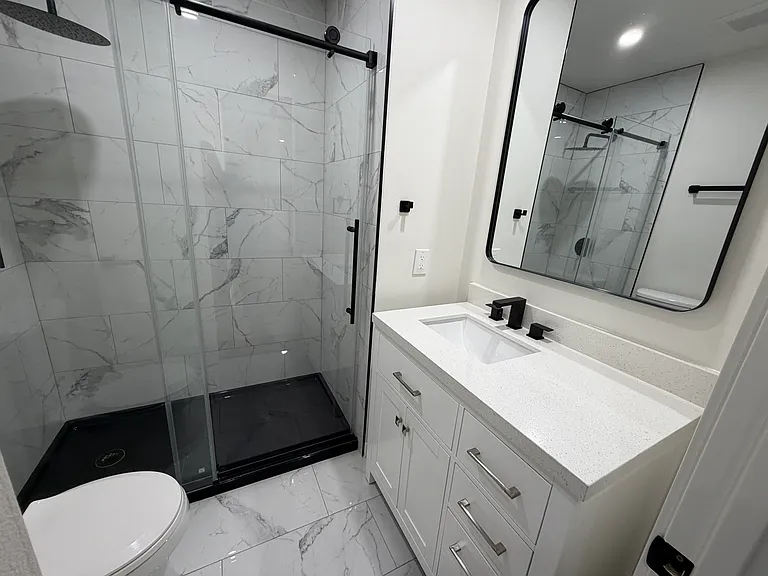 8751 Langdon Ave — Photo 16
