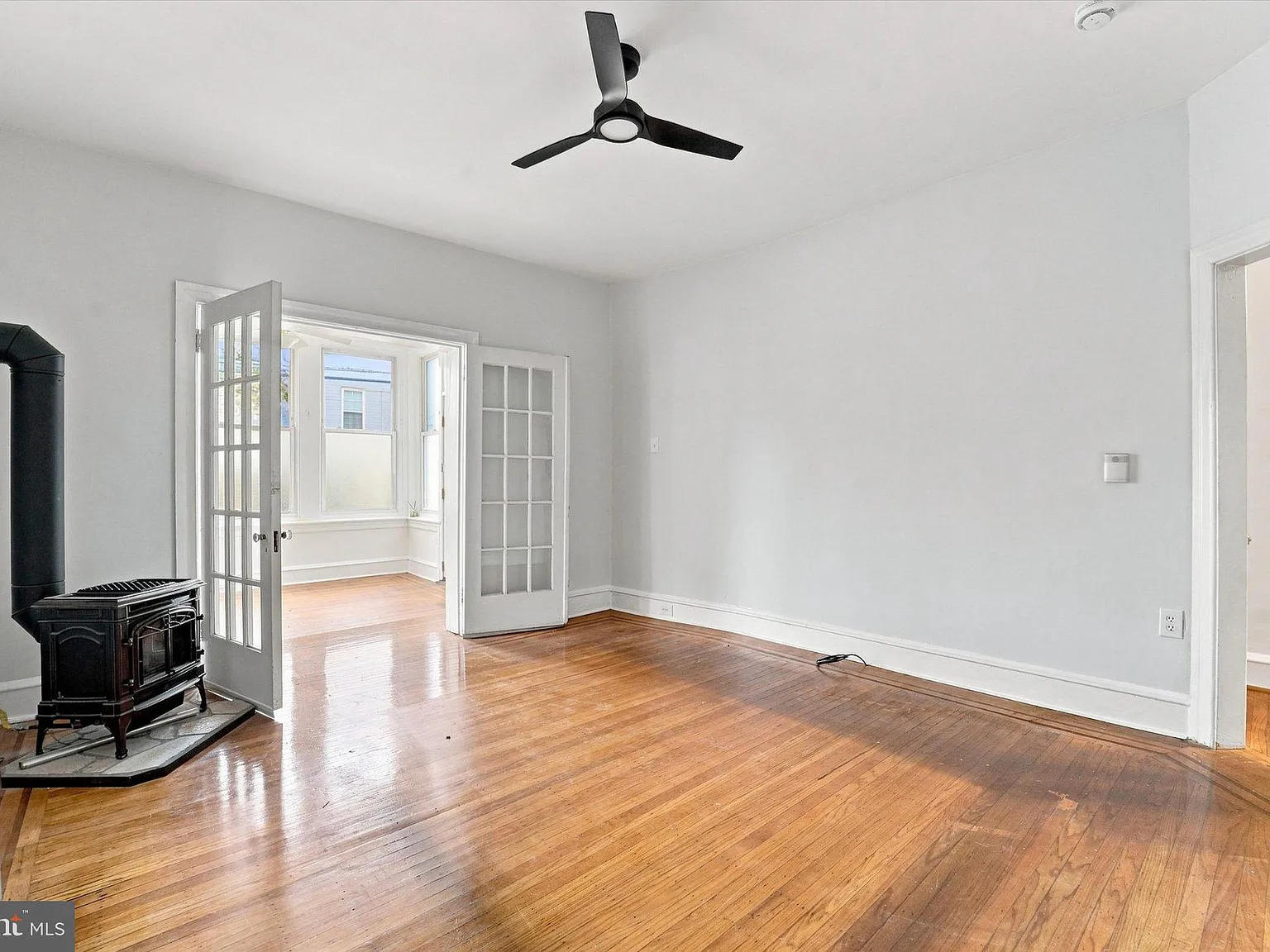 1 W Athens Ave — Photo 4