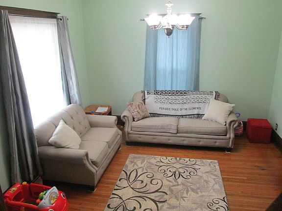 4th image of 412 E Archer Ave