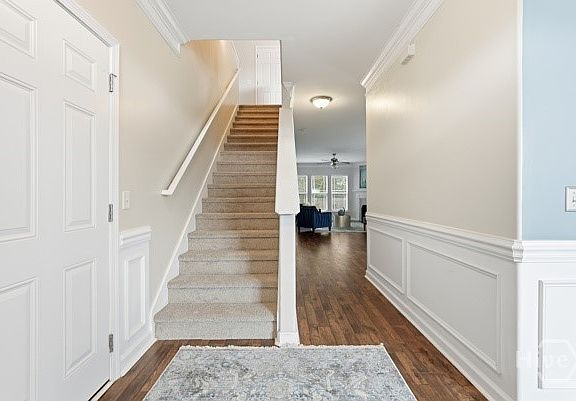 4th image of 26 Chapel Lake Drive N