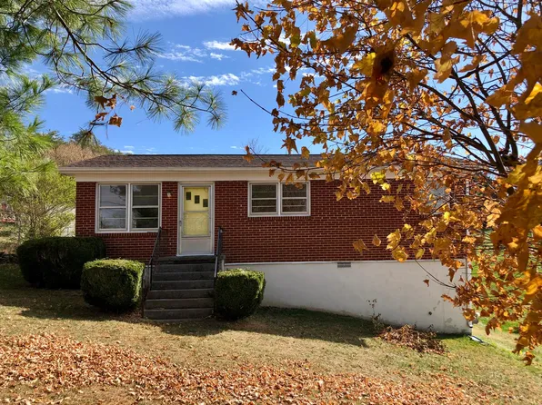 711 McCorkle Dr, Lexington, VA 24450