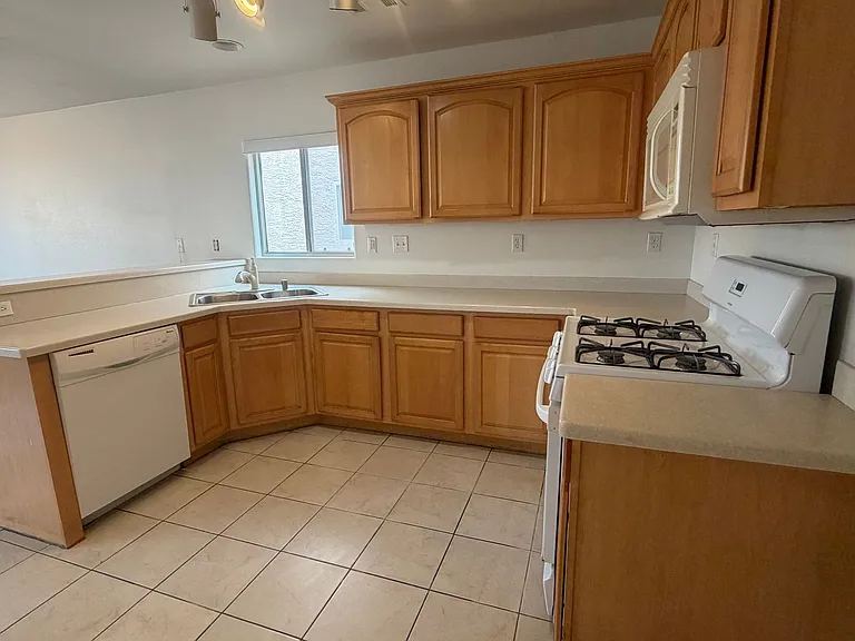 5328 Desert Columbine Ct — Photo 18