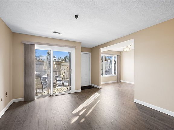 5th image of 196 Greenbrook Dr Unit 196