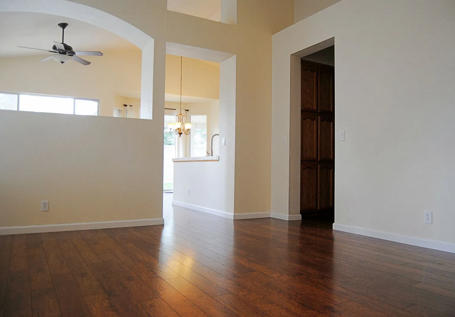 3 bed, 2.0 bath, 1457 sqft, $2,595 — Photo 2