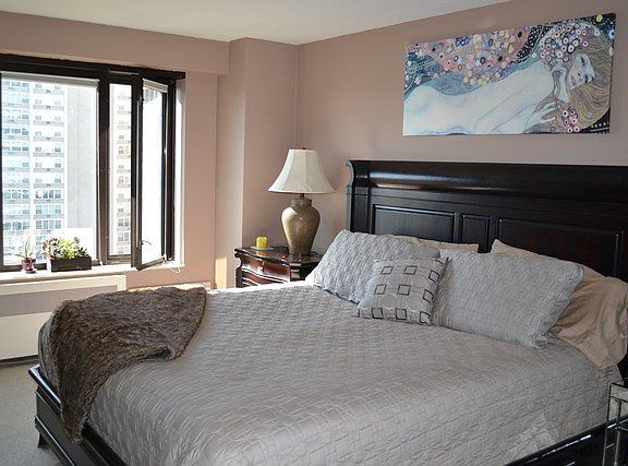 5th image of 3100 N Lake Shore Dr APT 1104