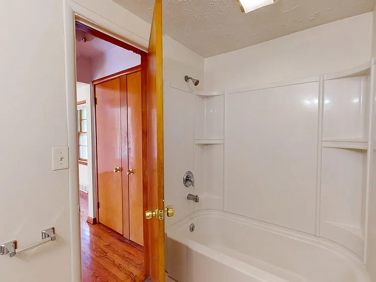 3239 Silsby Rd — Photo 11