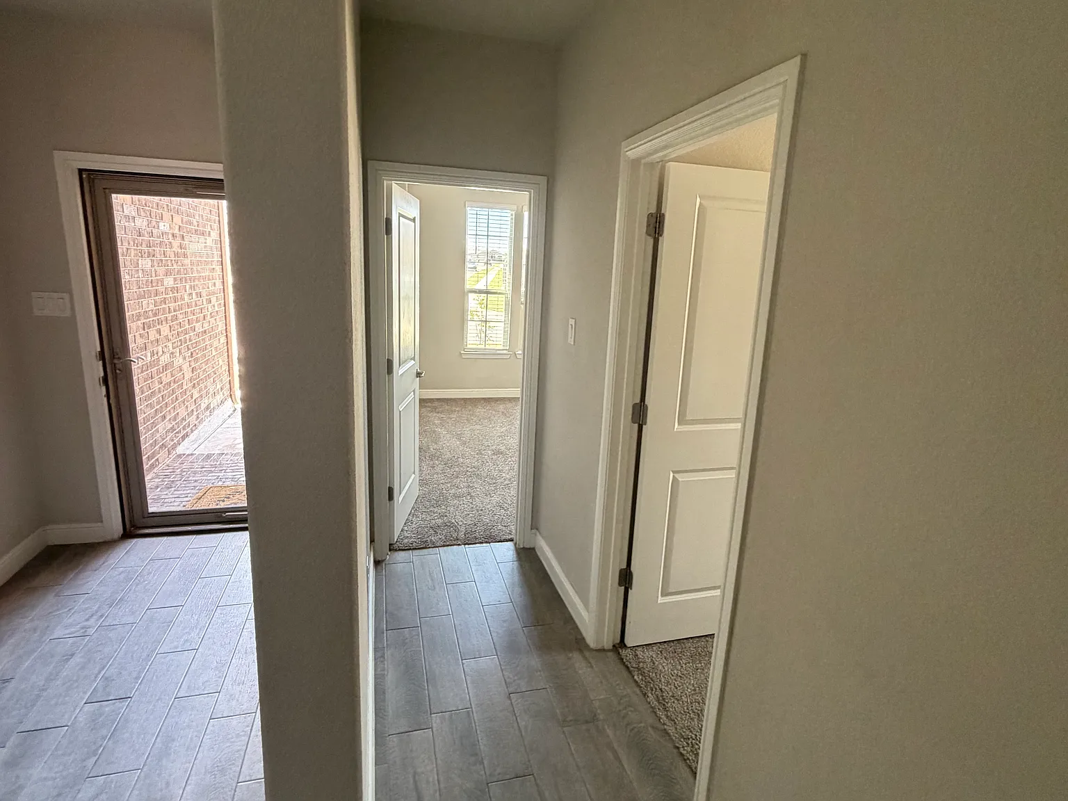4 bed, 2189 sqft, $2,400 — Photo 3