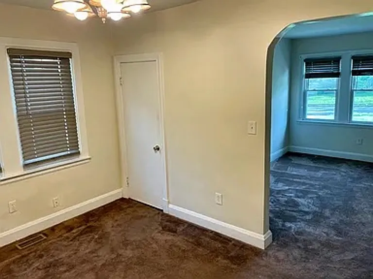 2802 Berwick Ave — Photo 6