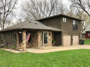 205 Porto Rico St NE, Willmar, MN 56201
