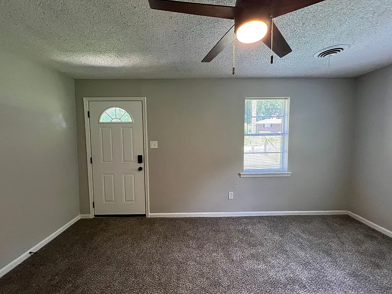 385 George Rd — Photo 6