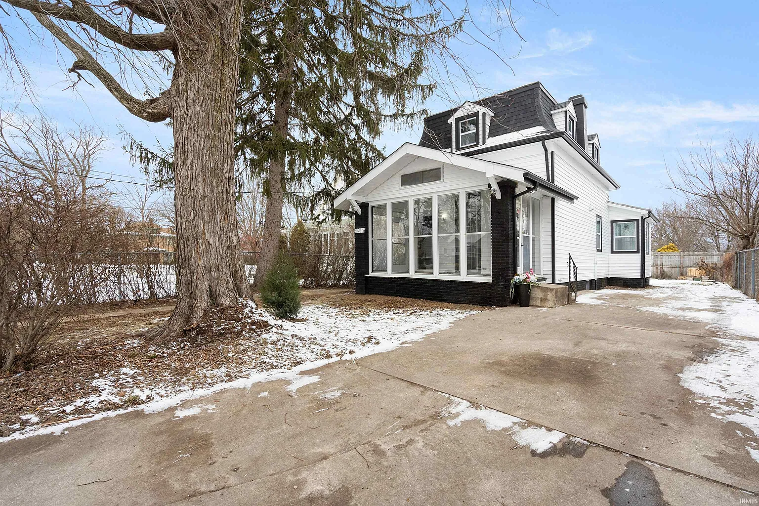 1216 W Havens St photo 1