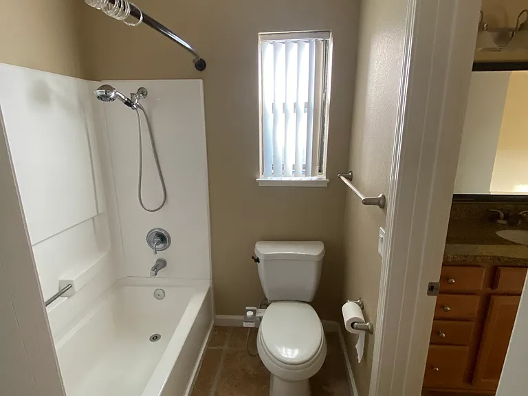 380 Eastridge Dr — Photo 5