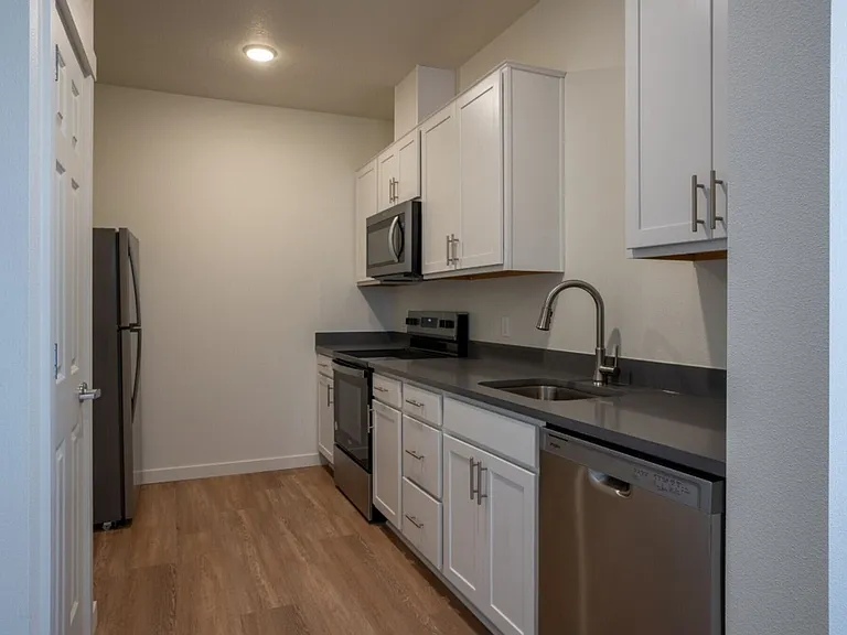 22025 NE HALSEY ST. — Photo 52