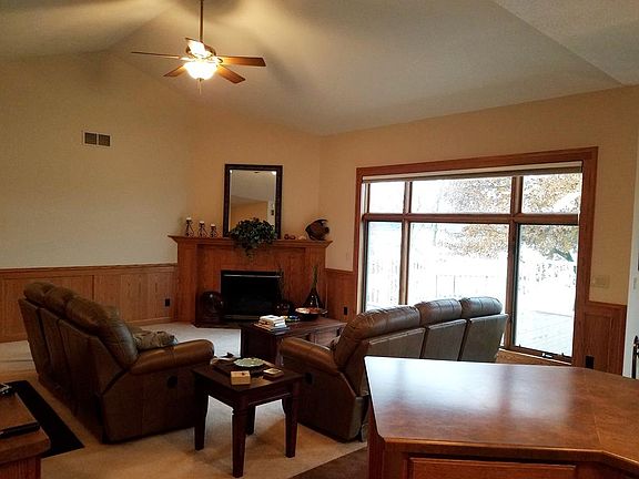 4th image of 29025 Ironwood Dr