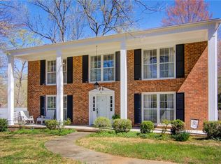 712 Montrose Dr, Greensboro, NC 27410