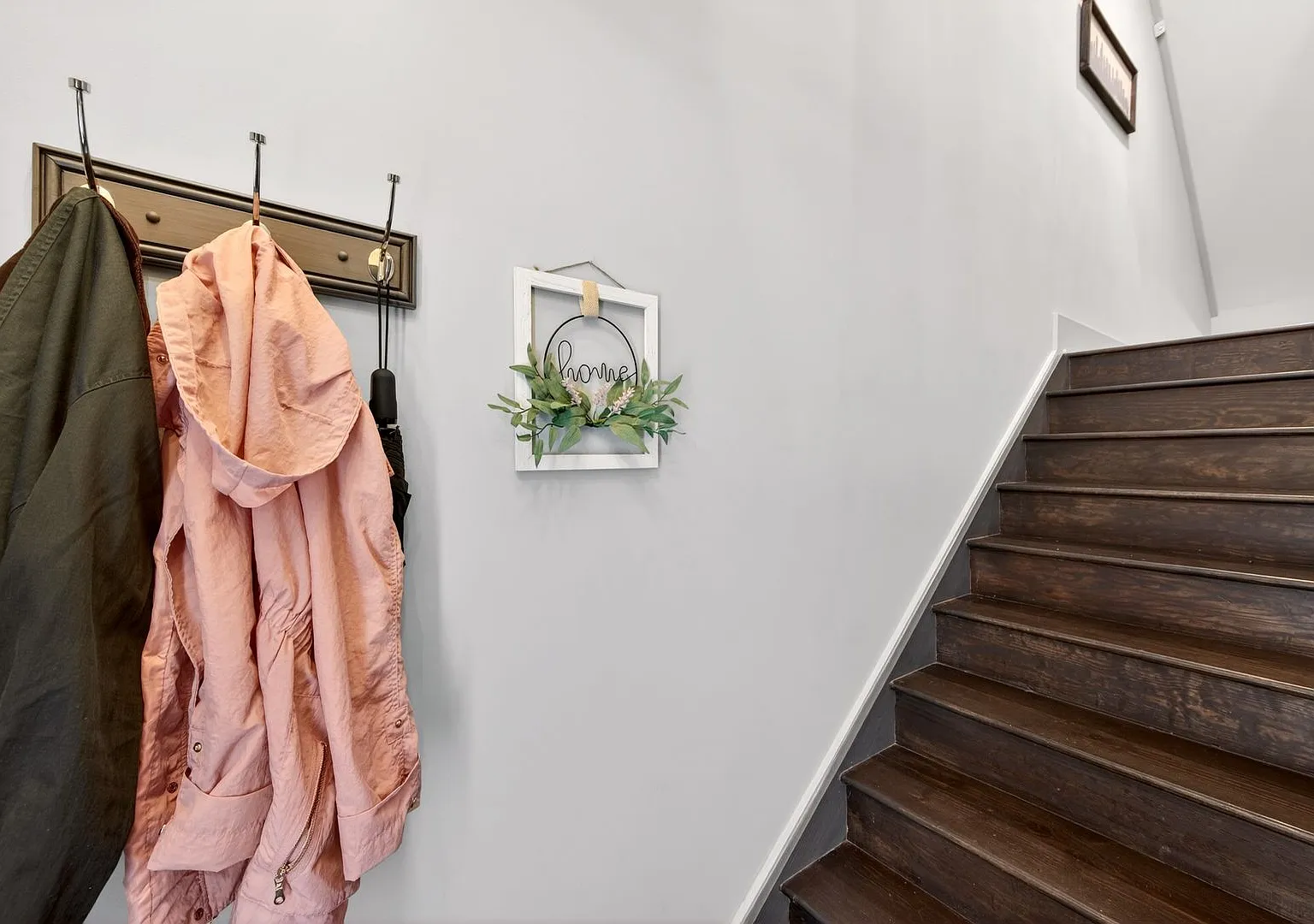 Ready to move into this beautifully maintained townhome with an attached garage in the heart of S... — Photo 4