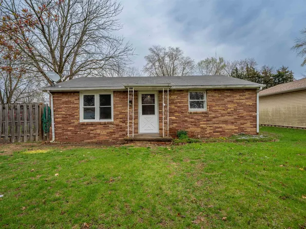 704 S Meadow Ln, Manito, IL 61546