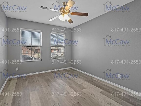5th image of 1242 E Powell Ave