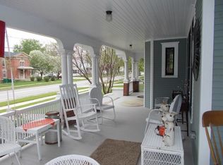 318 3rd Ave SE, Independence, IA 50644