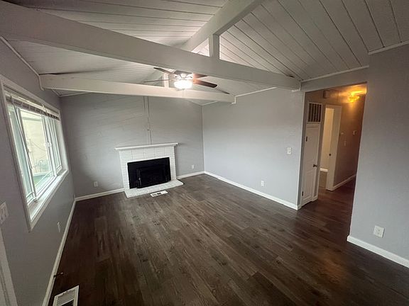 4th image of 4096 Cabrilho Dr