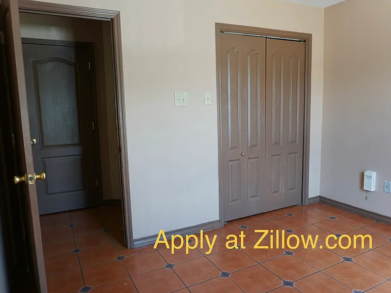 1310 E Stewart St #2 — Photo 3
