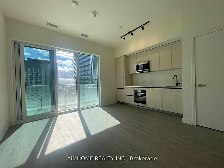 425 Front St E #814 — Photo 5