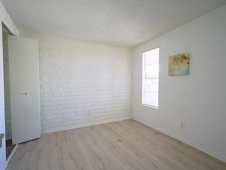 3410 S Mann Ave — Photo 13
