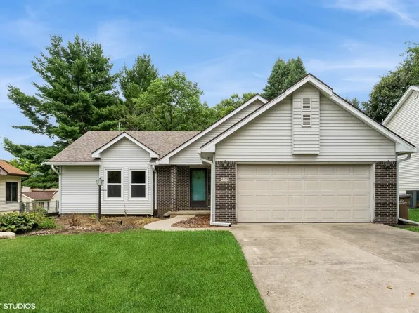 409 Hawthorn Cir, Pleasant Hill, IA 50327