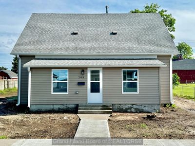 209 E Plum St, Doniphan, NE, 68832