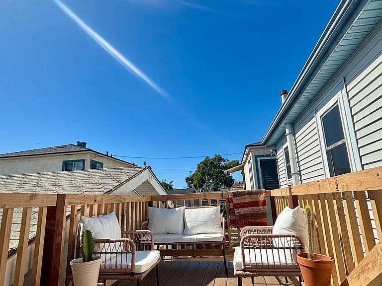 814-816 Niantic Ct — Photo 10