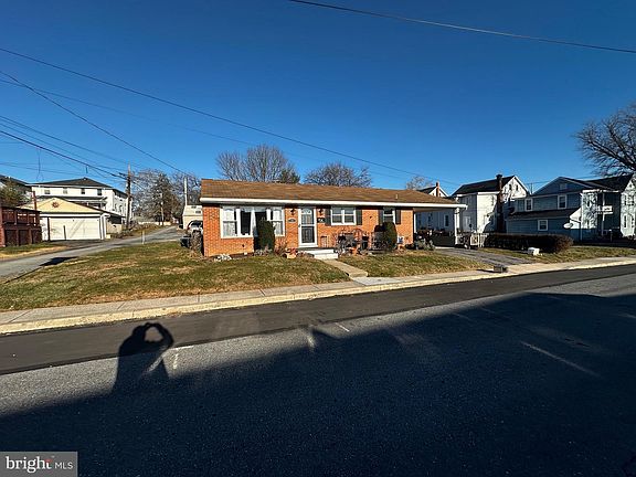3rd image of 15 Cottage Ave