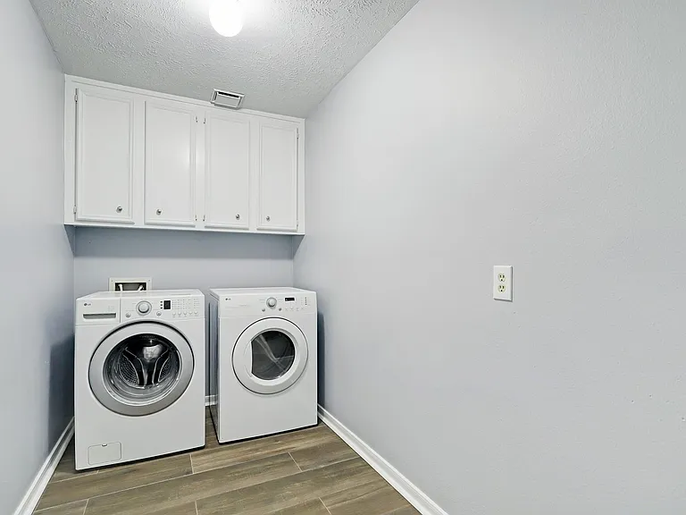 7403 Manor Bridge Ct — Photo 6
