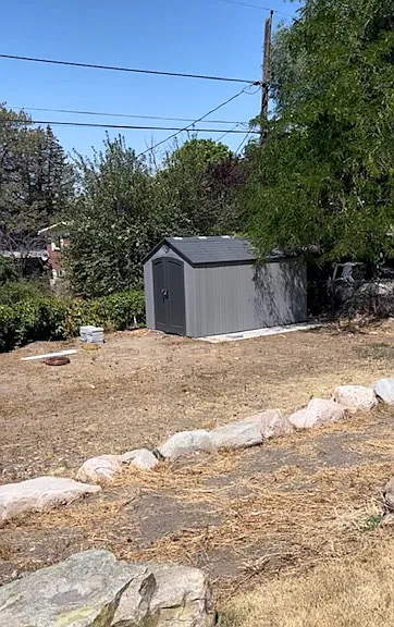 Huge walk in storage shed. 11 ft by 15 ft
