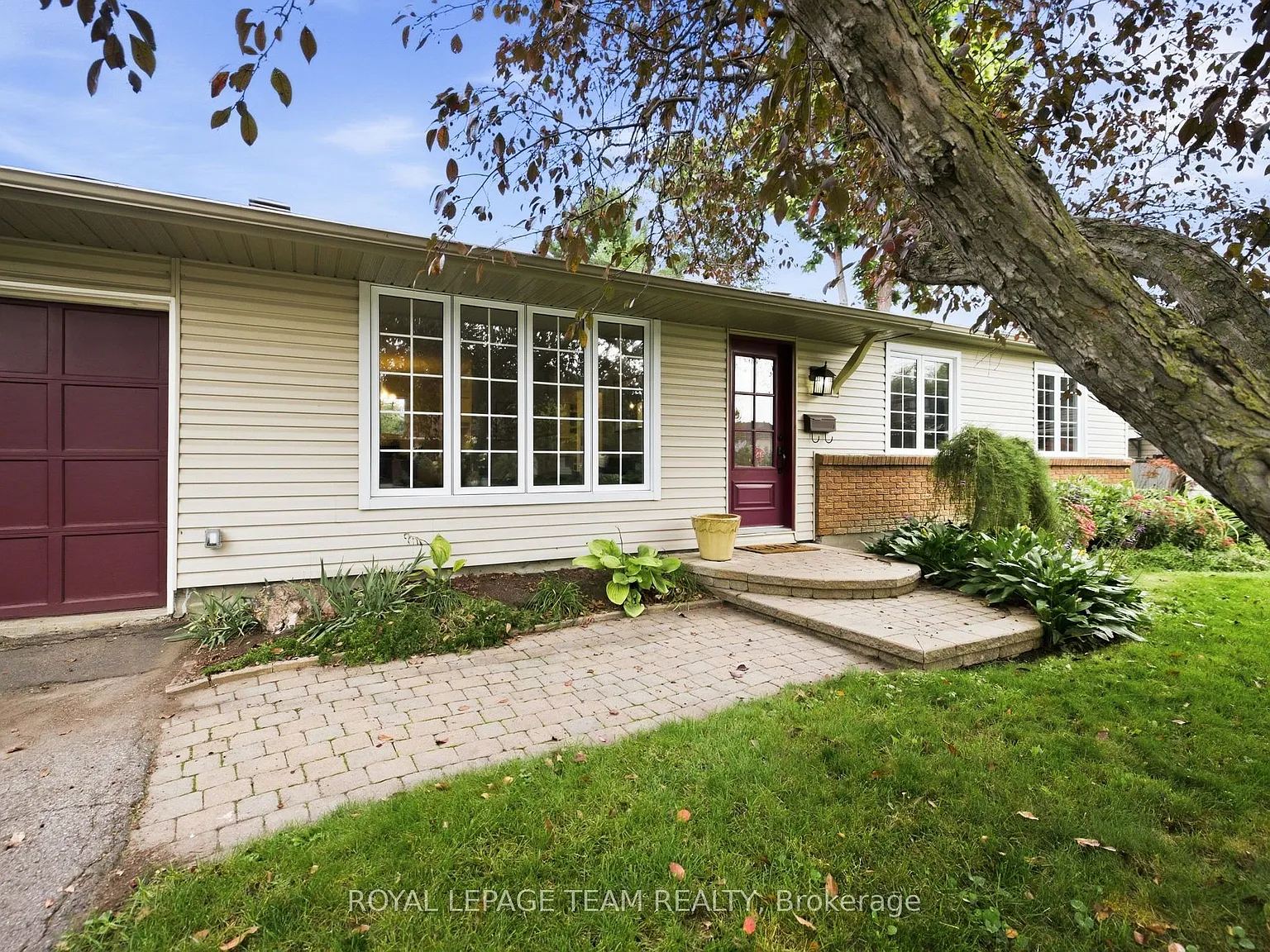 3 bed, $3,000 — Photo 2