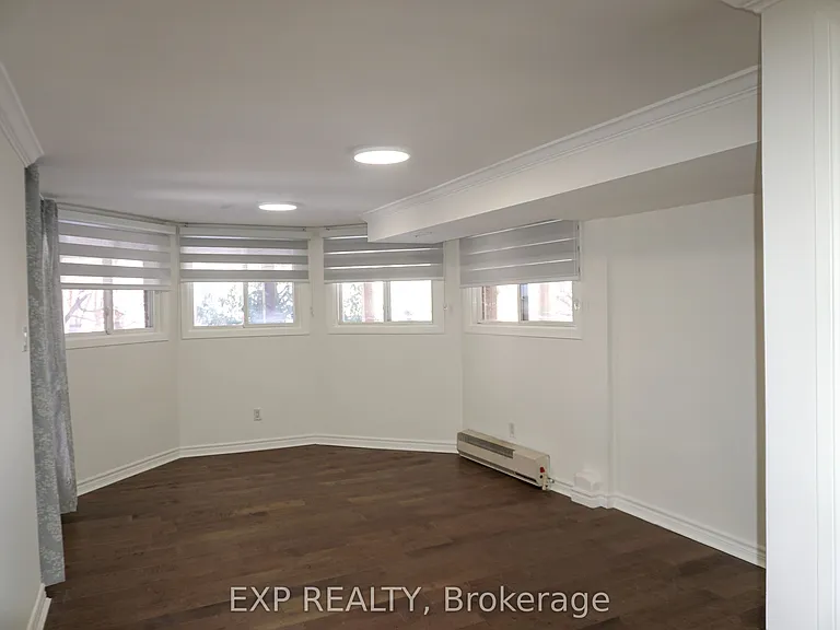 364 Kirby Cres #BASEMENT — Photo 2