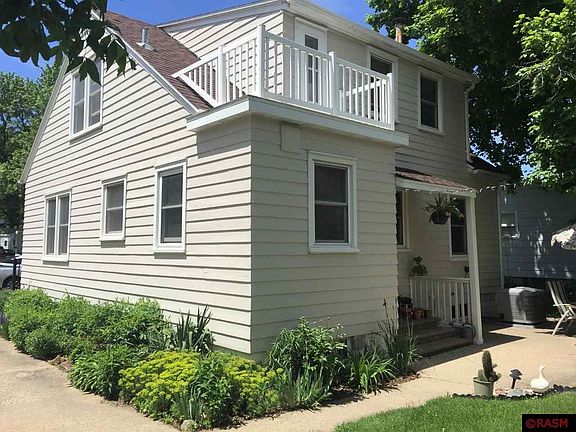 2nd image of 1121 N Washington Ave