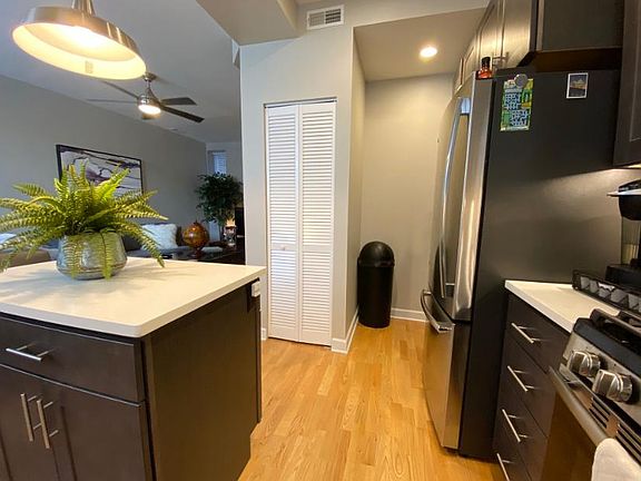 5th image of 6209 N Winthrop Ave #1