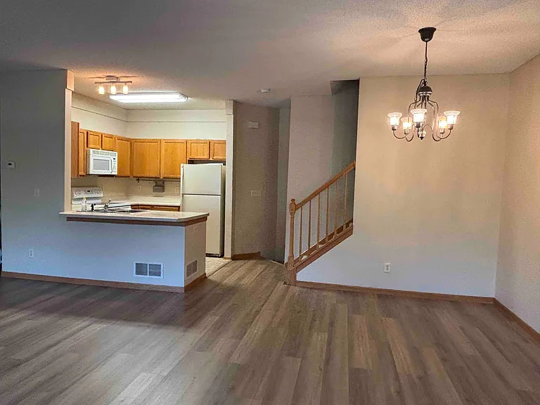 657B Kingfisher Ln #B — Photo 6