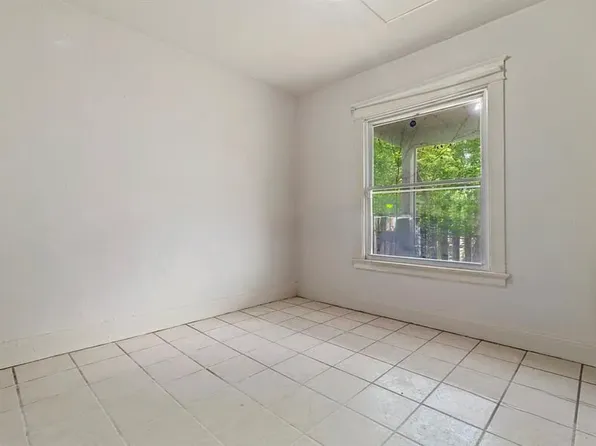 3139 N 14th St, Milwaukee, WI 53206