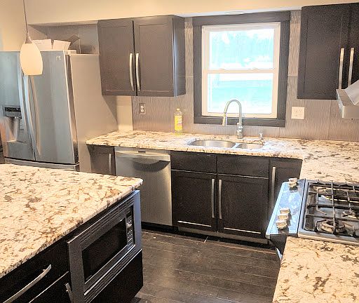 2nd image of 3965 Camelot Dr SE
