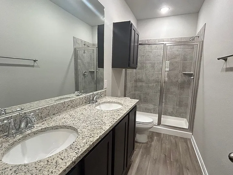 429 Emma Dr — Photo 16