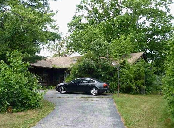 1st image of 85 W Shore Dr